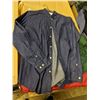Image 8 : 2 boxes of clothing