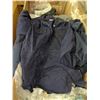 Image 3 : 2 boxes of clothing