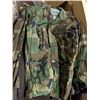 Image 1 : 2 boxes of clothing