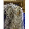 Image 2 : 2 boxes of clothing