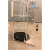 Image 2 : 17.5" 3 floor clear plastic showcase with lock and keys