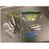 Image 2 : 3 retractable needles and 2 real needles