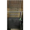 Image 2 : Sorted metal railing