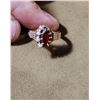 Image 2 : 10k Yellow Gold Garnet and Pearl Ring