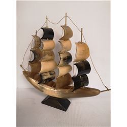 VINTAGE CARVED HORN SAILING SHIP BOAT MODEL. ESTATE
