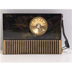 ANTIQUE SWIRL BAKELITE RCA PORTABLE TUBE RADIO