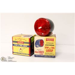 PAIR OF VINTAGE YANKEE TAIL LAMPS IN BOX
