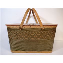 PICNIC BASKET WITH 2 HANDLES WOVEN WOOD