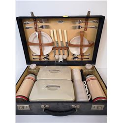 ENGLISH 1950S CASED PICNIC SET COMPLETE