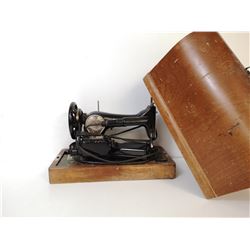 SINGER SEWING MACHINE WOODEN CABINET   ELECTRIC