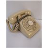 Image 1 : VINTAGE CREAM ROTARY DIAL PHONE