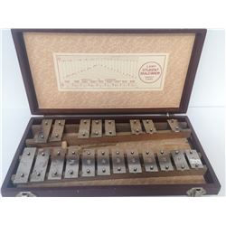 VINTAGE XYLOPHONE IN WOODEN CASE