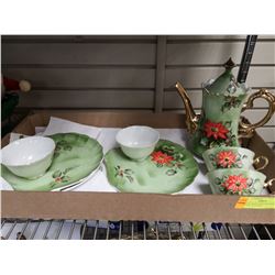 LEFTON HAND PAINTED POINSETTIA TEA POT/ W 4 CUPS