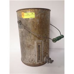 METAL CAN WITH SPOUT