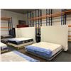 Image 2 : 10 WHITE MOBILE SHOWROOM DISPLAY WALL SECTIONS