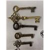 Image 2 : Nice Lot Of 10 Vintage/Antique Skeleton Keys