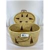 Image 2 : Quality Wicker Lidded Basket, 15"x12"x8"