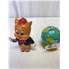 Image 2 : 3 Vintage Banks, Porky Pig And 2 Globes