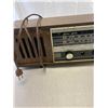 Image 2 : Nice Vintage Strauss AM/FM Radio, Working Condition, Missing One Knob