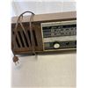 Image 2 : Nice Vintage Strauss AM/FM Radio, Working Condition, Missing One Knob