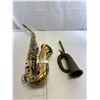 Image 1 : 2 Vintage Music Instruments, Saxophone And Horn, Great Wall Displays