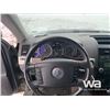 Image 10 : 2004 VOLKSWAGEN TOUAREG CROSS-OVER SUV