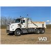 Image 1 : 2015 KENWORTH T800B T/A DUMP TRUCK