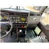 Image 10 : 2015 KENWORTH W900 T/A SLEEPER TRUCK TRACTOR