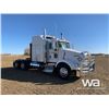 Image 2 : 2015 KENWORTH T800 T/A SLEEPER TRUCK TRACTOR