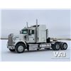 Image 1 : 2009 KENWORTH W900 T/A SLEEPER TRUCK TRACTOR