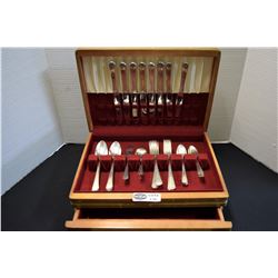 Maple Flatware Chest with 7 Place Settings of Simon L & George Rogers Oneida