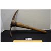 Image 1 : 1945 US GI WWII Diamond Tool Co. Mattock/Entrenching Tool