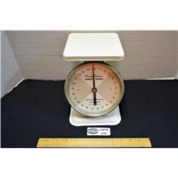 Vintage American Family 25 LB Kitchen Scale