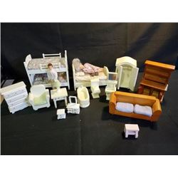 Tanya Tucker Doll House furniture and 2 dolls