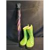 Image 1 : Tanya Tucker Rain Boots and Unbrella