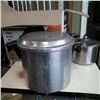 Image 3 : 2 stainless pressure cookers