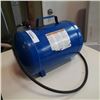 Image 1 : Portable air tank with filler hose