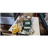 Image 1 : Box of new work gloves