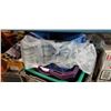 Image 2 : LOT OF BINS AND BUBBLE PACKING