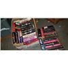 Image 1 : BOX AND TRAY OF NOVELS