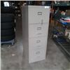 Image 1 : COMMODORE METAL 4 DRAWER FILING CABINET