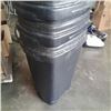 Image 3 : 4 BLACK GARBAGE CANS NO LIDS