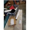 Image 1 : BASKET OF SMALL PLASTIC BAGS, ROLL OF PLASTIC