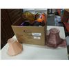 Image 3 : Box of vintage collectible, amber glass, lamp and more