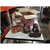 Image 1 : LOT OF SNOWGLOBES AND CHRISTMAS HOUSES