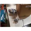 Image 3 : 3 LIGHTED ADJUSTABLE MAKEUP MIRRORS