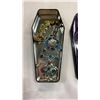 Image 5 : 4 TINS OF VARIOUS JEWELLERY