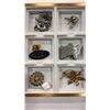 Image 2 : Tray of pendants and jewelry