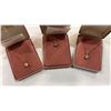 Image 6 : 7 NEW LISA KAO COLLECTION NECKLACES WITH PENDANTS AND CASE