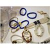 Image 3 : LOT OF VARIOUS BRACELETS